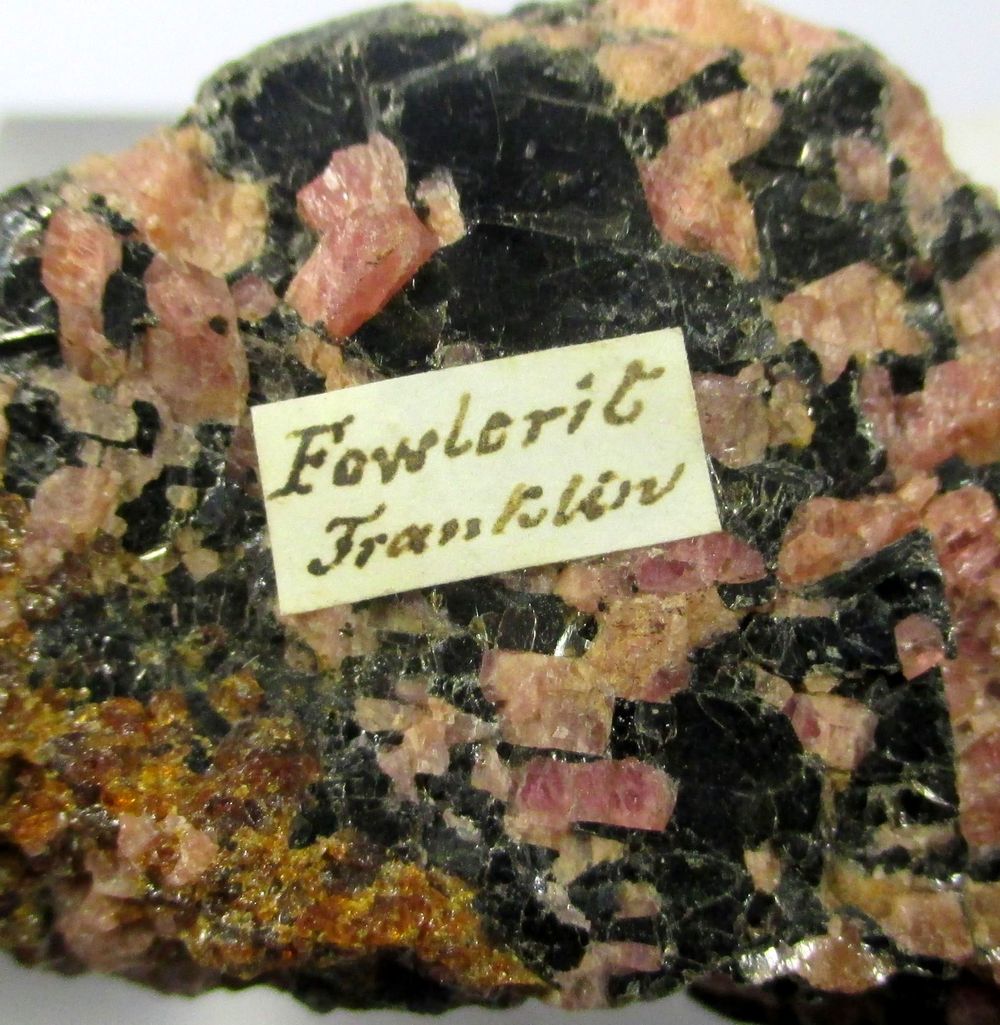 Rhodonite Var Fowlerite