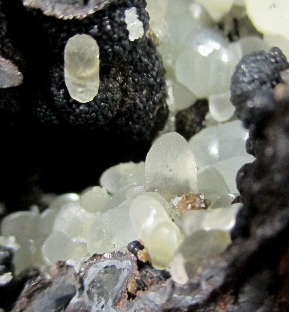 Smithsonite On Coronadite