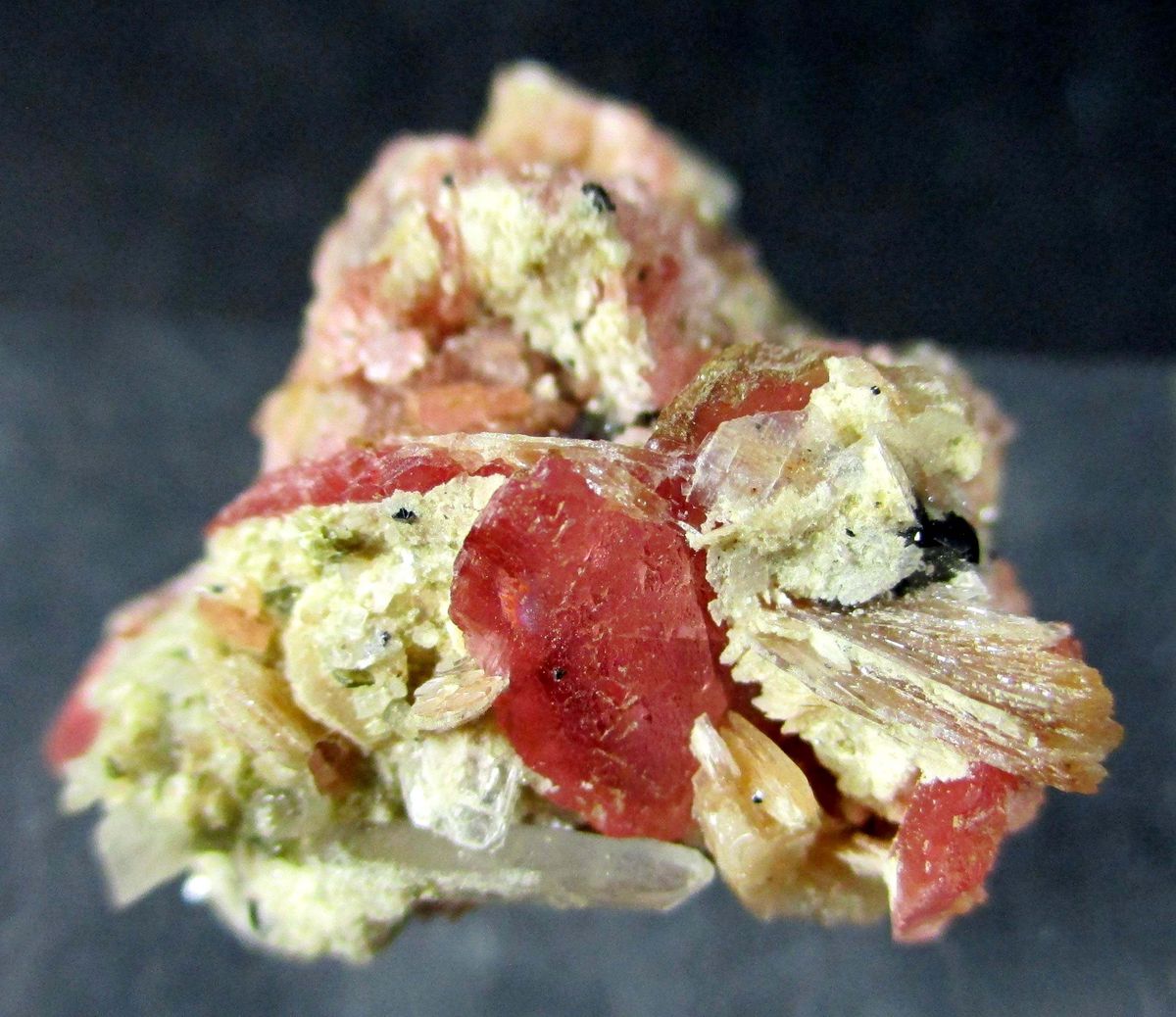 Rhodochrosite Bertrandite & Quartz