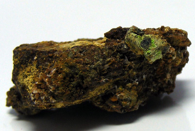 Cuprosklodowskite & Plumbojarosite