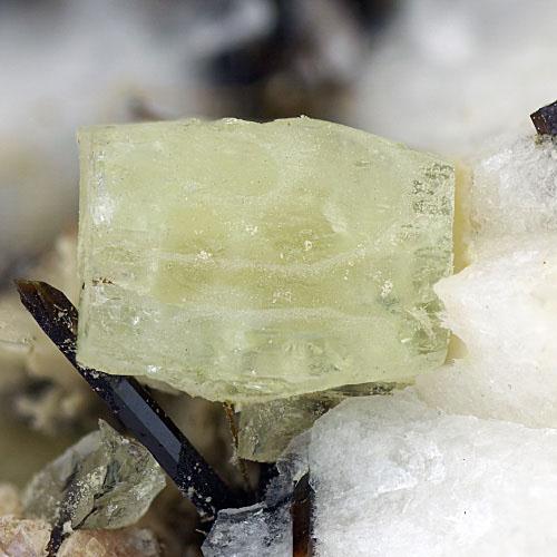 Genthelvite