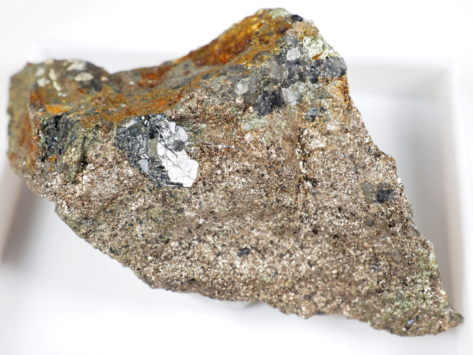 Eskolaite