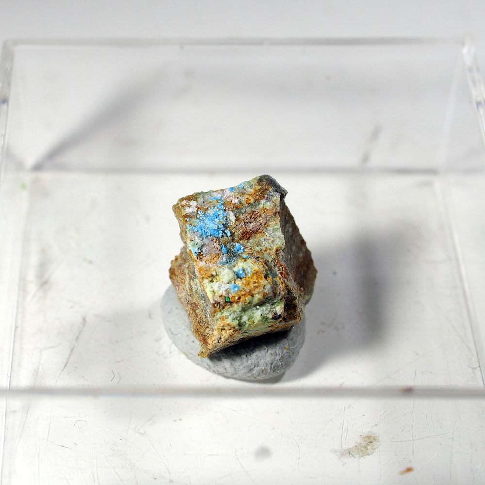 Paratooite-(La)