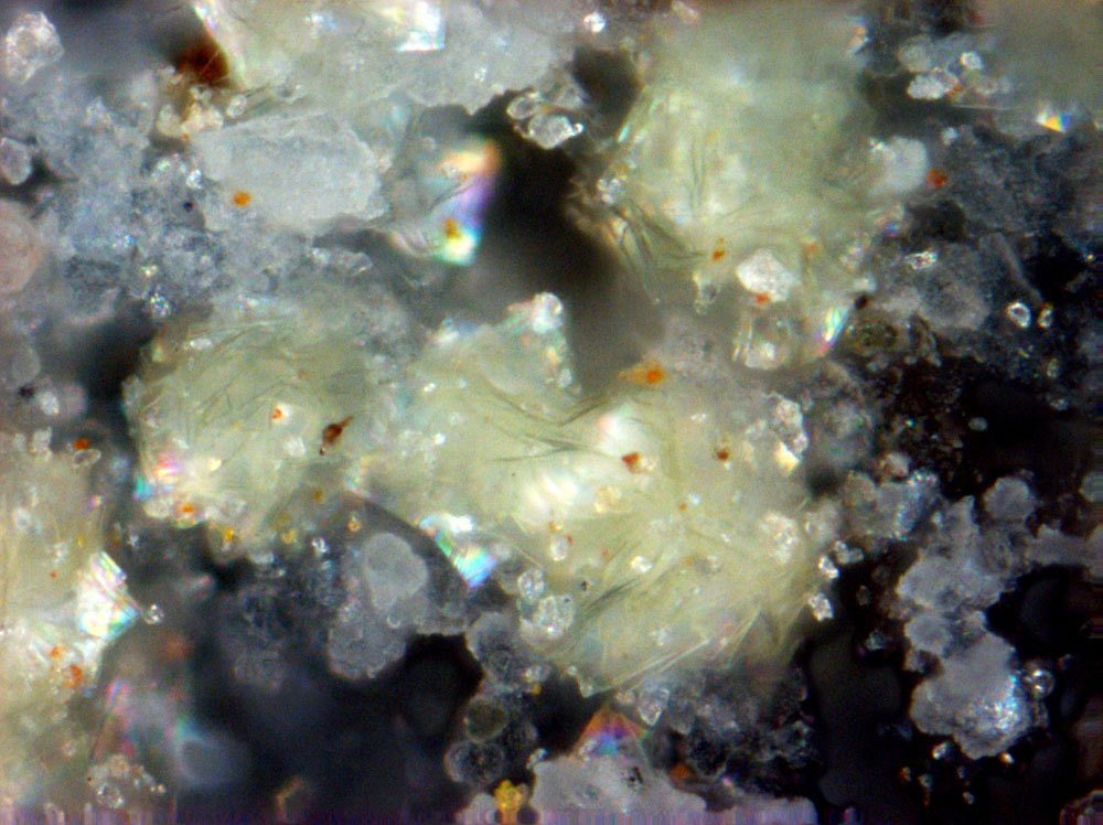 Natrouranospinite