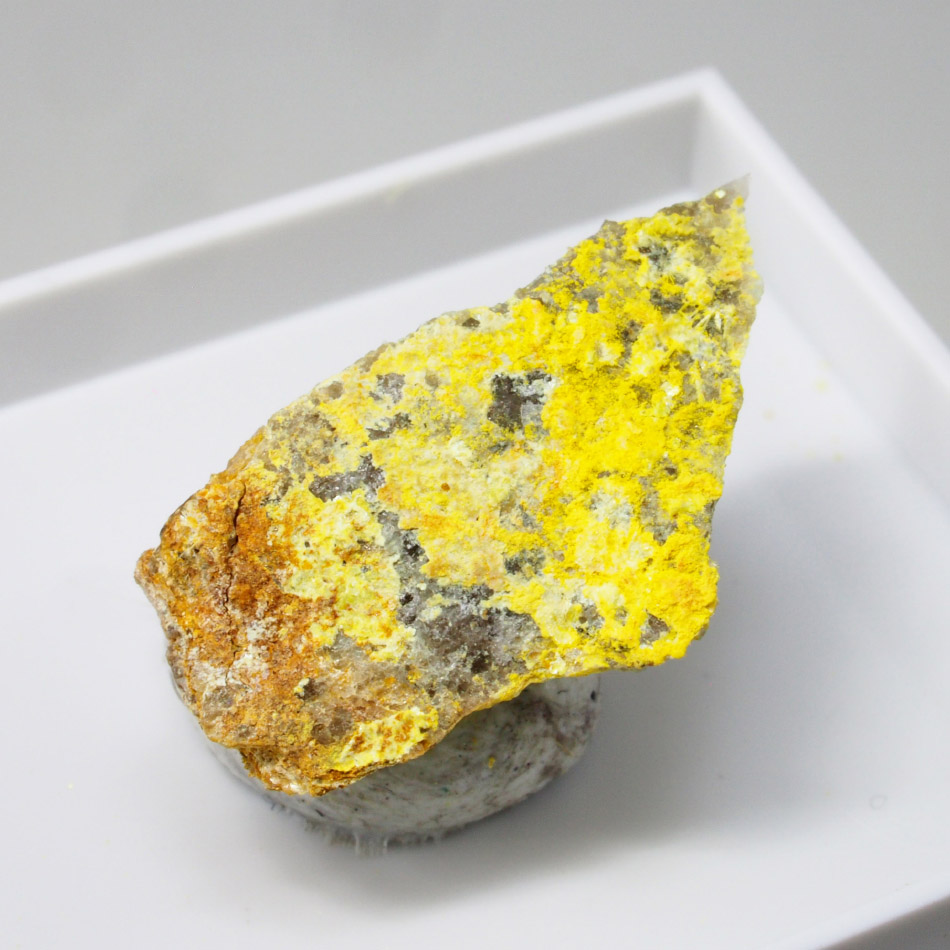 Phuralumite