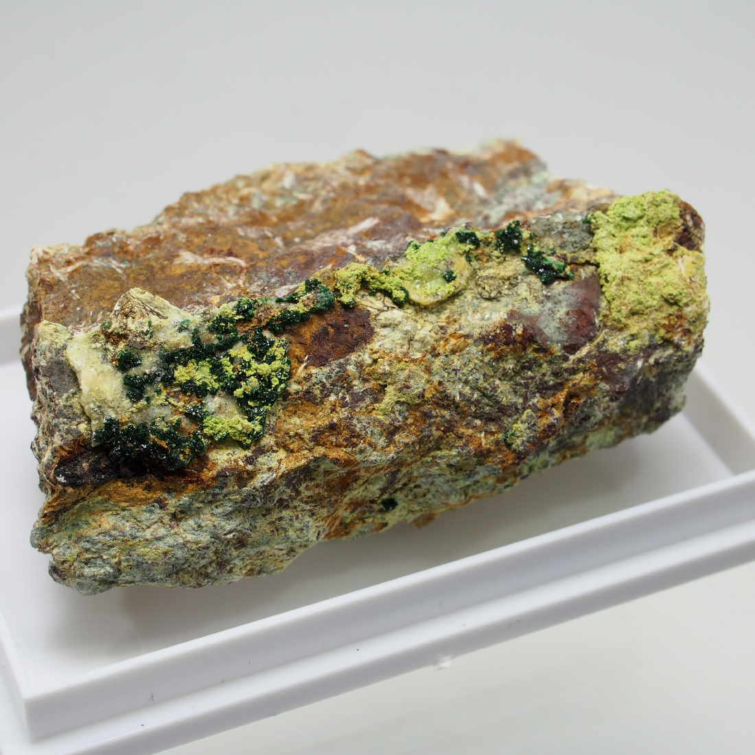 Gillardite & Gaspéite