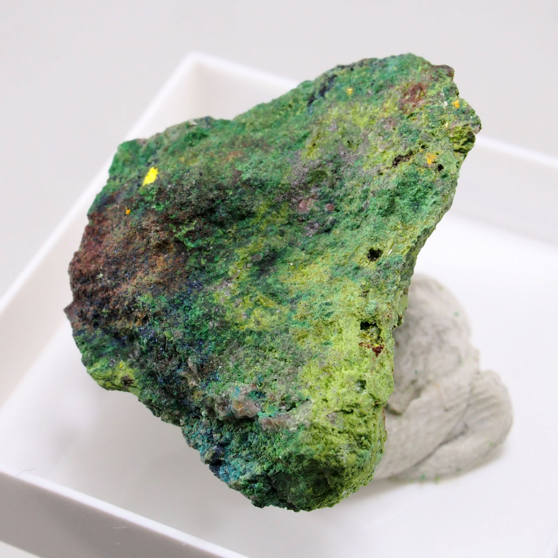 Sengierite Guilleminite & Demesmaekerite