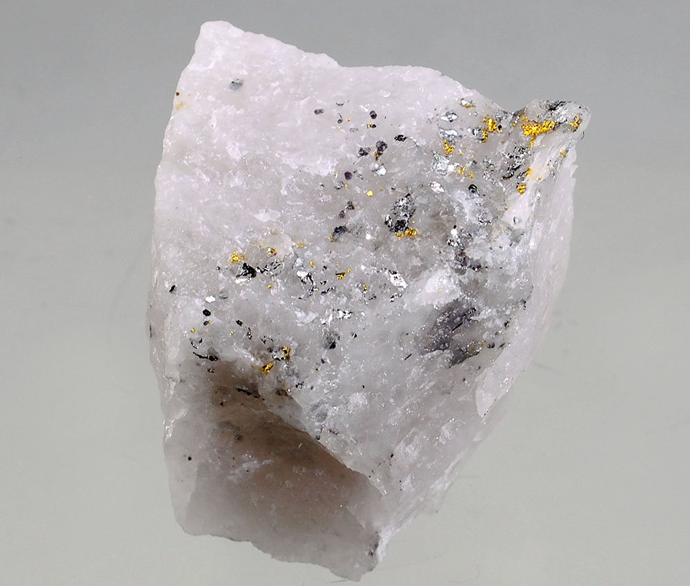 Tsumoite & Tellurobismuthite