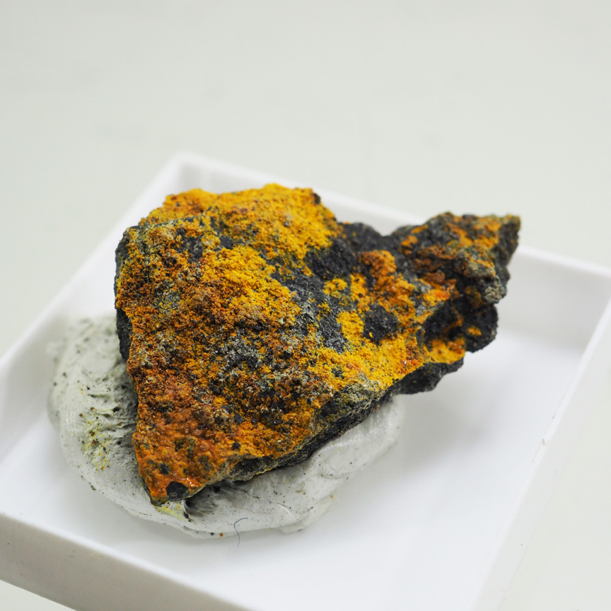 Kokinosite & Pascoite