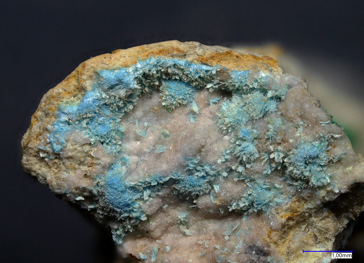 Paratooite-(La)