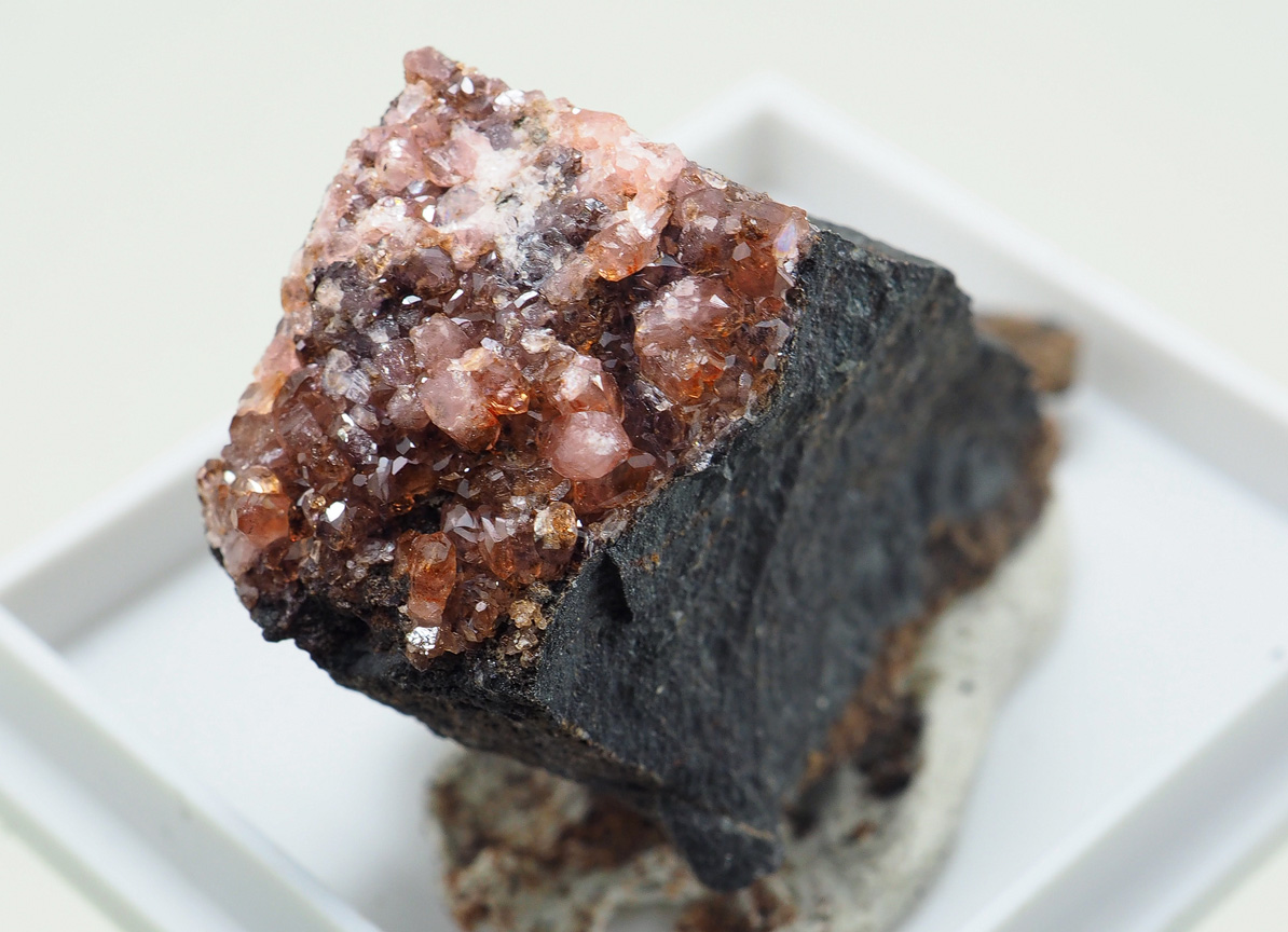 Alleghanyite & Rhodochrosite