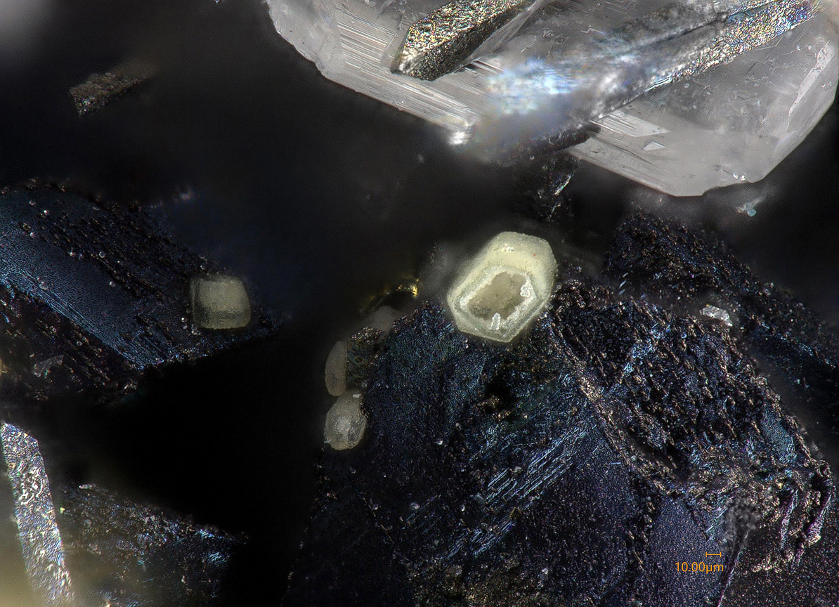 Fluocerite-(Ce)