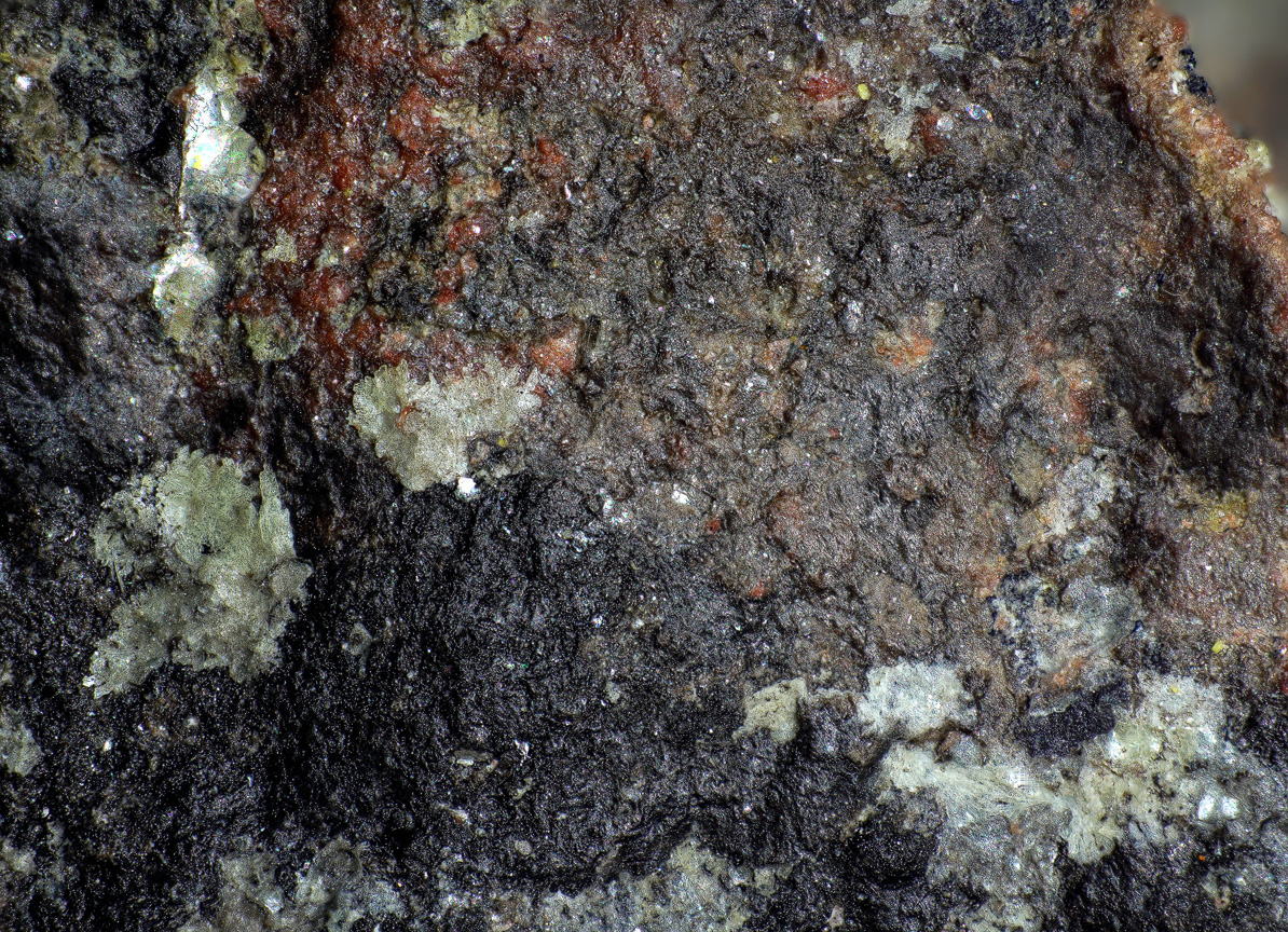 Natrouranospinite