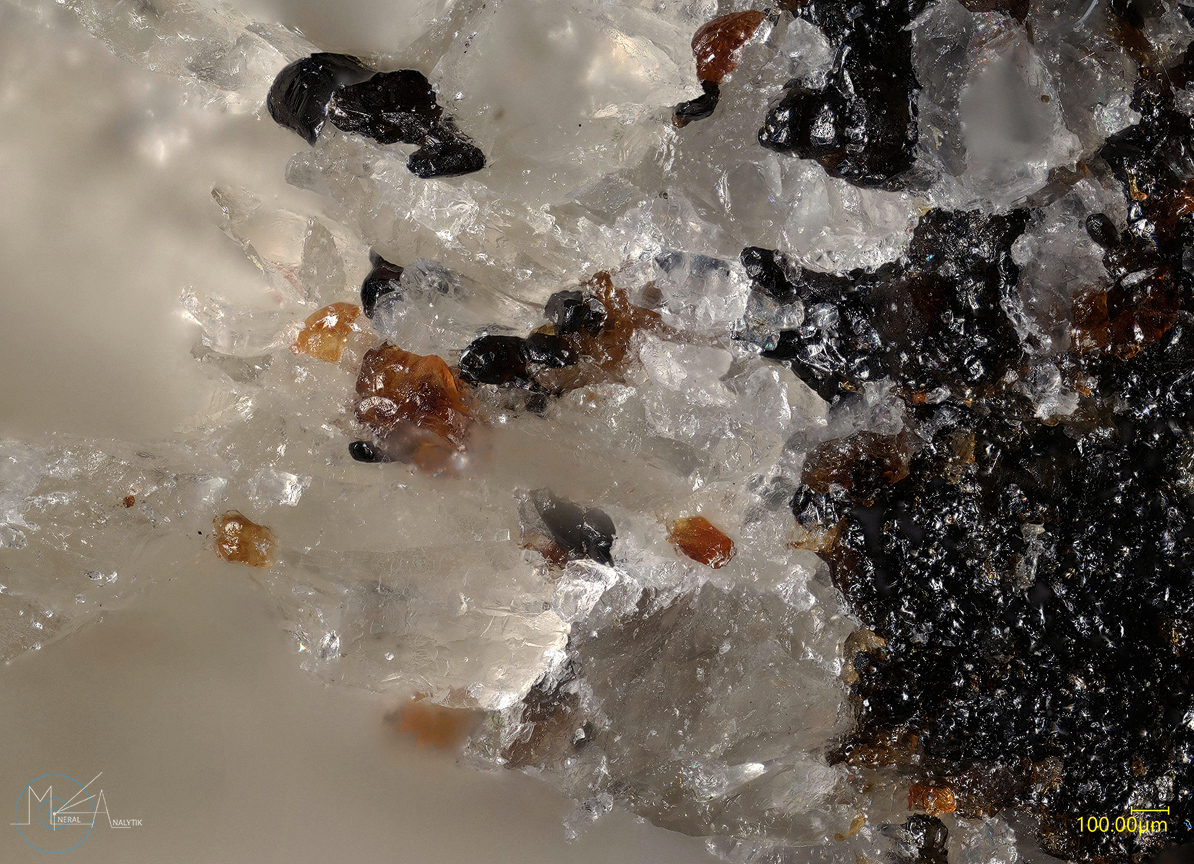 Hundholmenite-(Y)