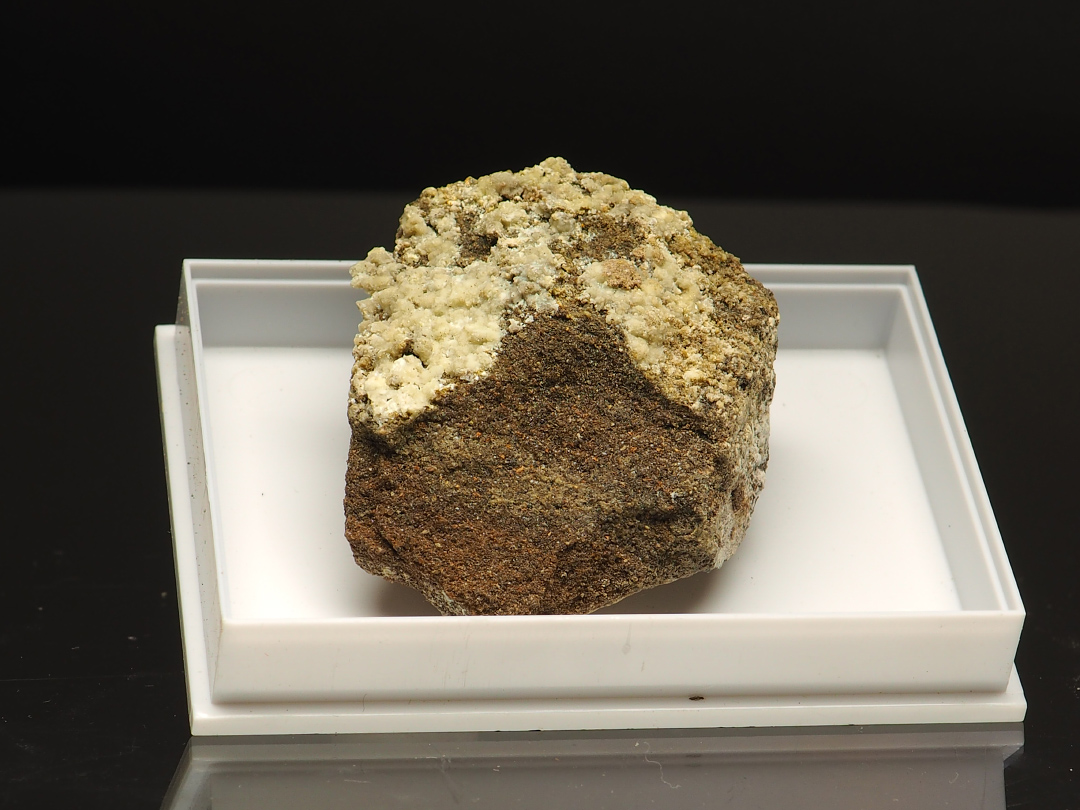 Dickthomssenite