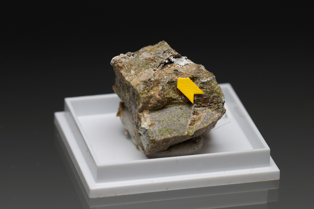 Rhabdophane-(La)