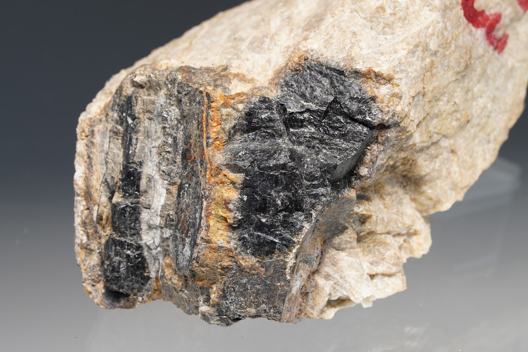 Euxenite-(Y)