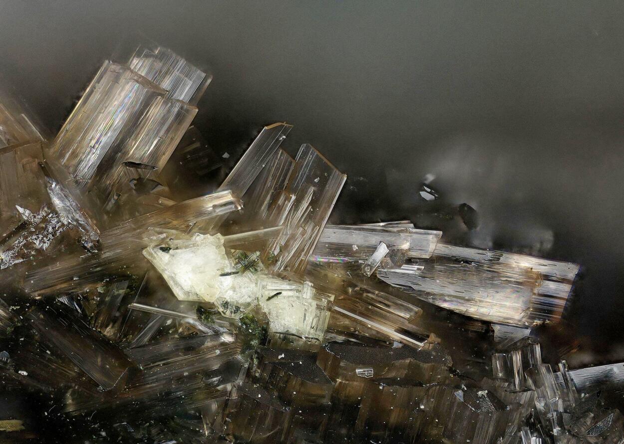 Benyacarite & Phosphosiderite