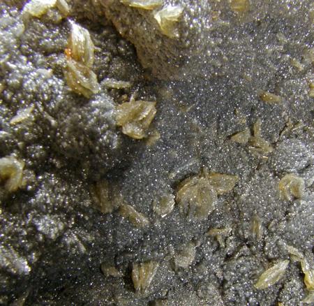 Baryte On Manganoan Calcite