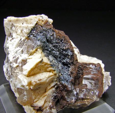 Fluor-schorl & Quartz