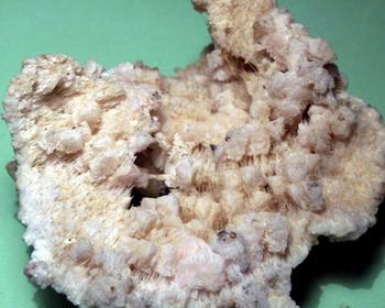 Manganoan Calcite