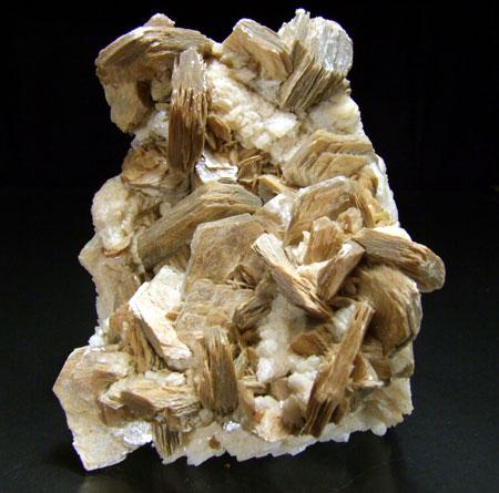 Muscovite On Albite Var Cleavelandite