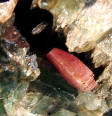 Rhodonite & Manganoan Hedenbergite