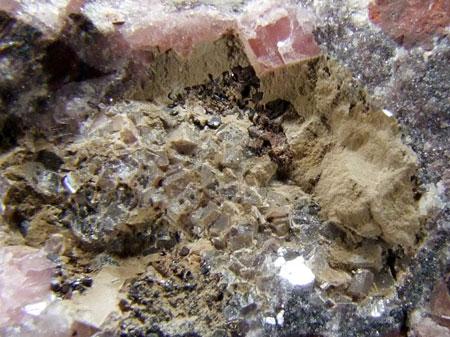 Sussexite On Rhodochrosite & Gatehouseite