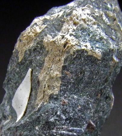 Vitusite-(Ce) Erikite & Lomonosovite