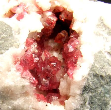 Wendwilsonite On Cobaltoan Calcite