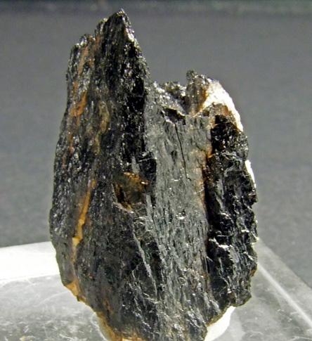 Aenigmatite