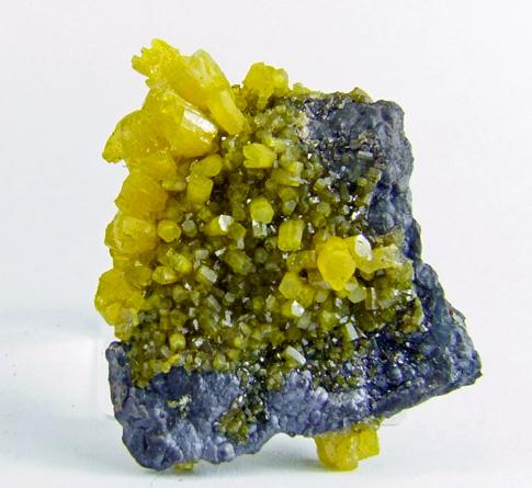 Pyromorphite & Cerussite On Coronadite