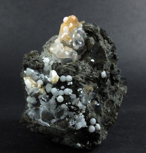 Gonnardite On Ferroan Calcite & Chabazite