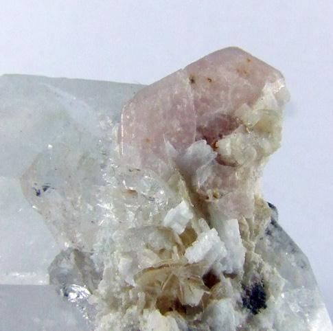 Apatite & Tantalite-(Mn) On Gwindel Quartz