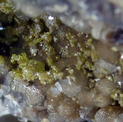 Bromian Chlorargyrite On Smithsonite