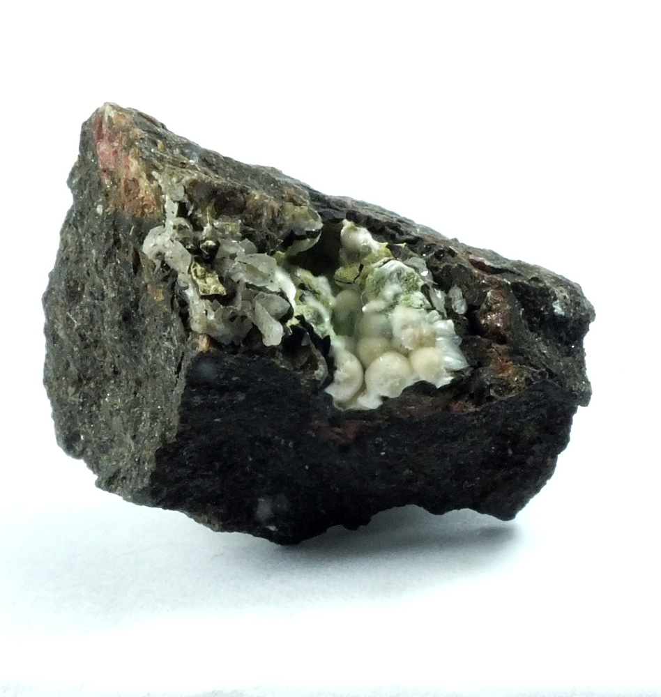 Ferrierite-Mg