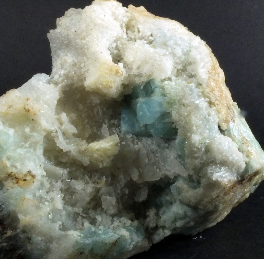 Fluorapatite & Scapolite Var Meionite