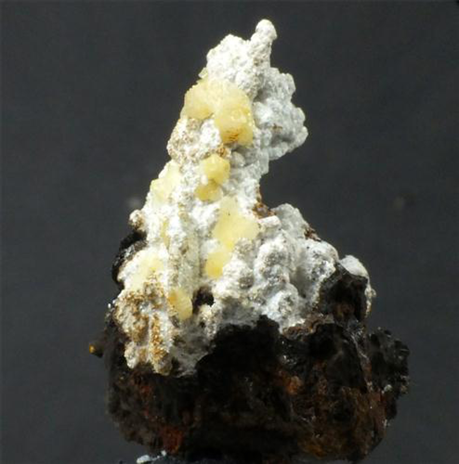 Dundasite & Cerussite