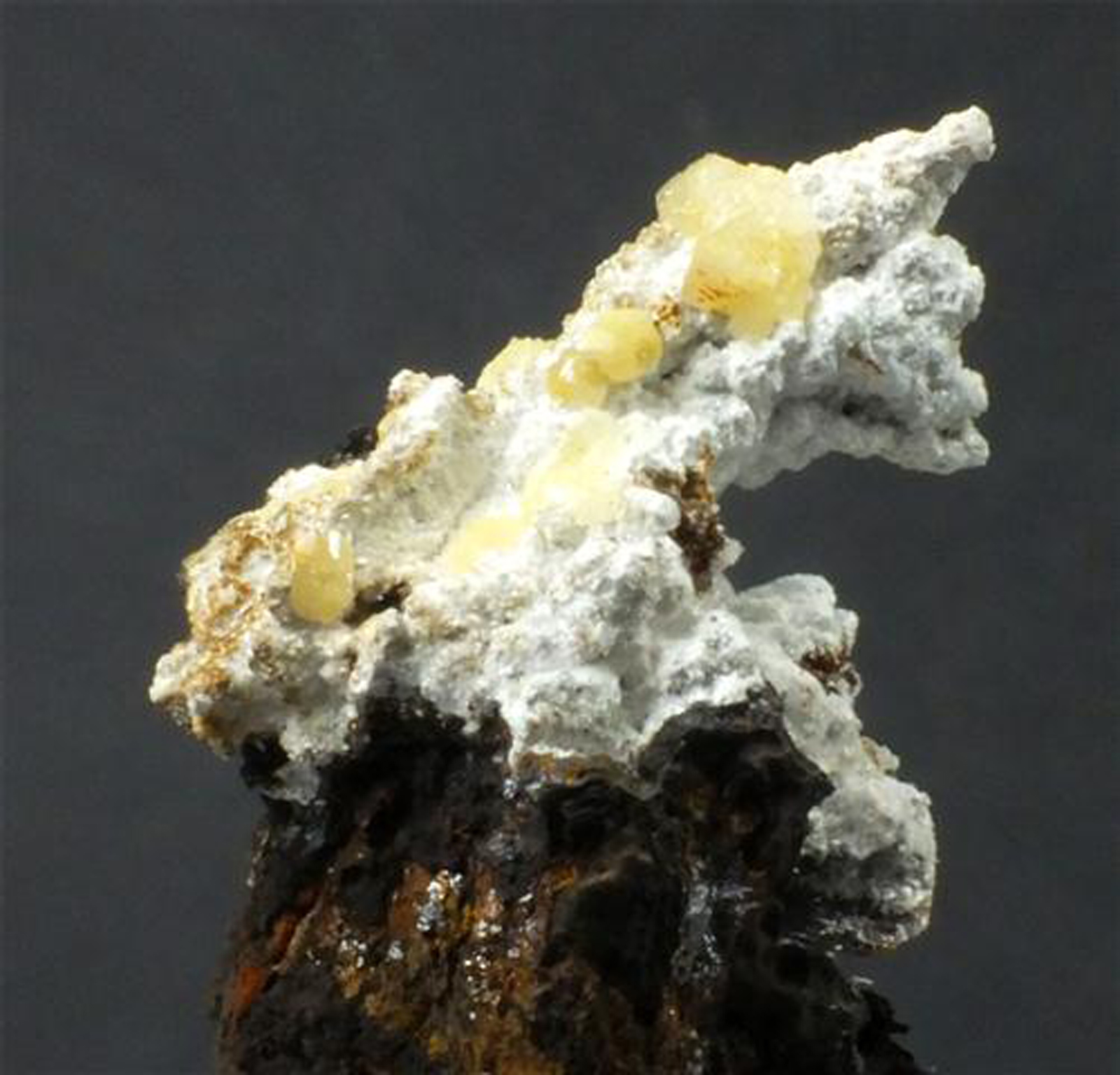 Dundasite & Cerussite