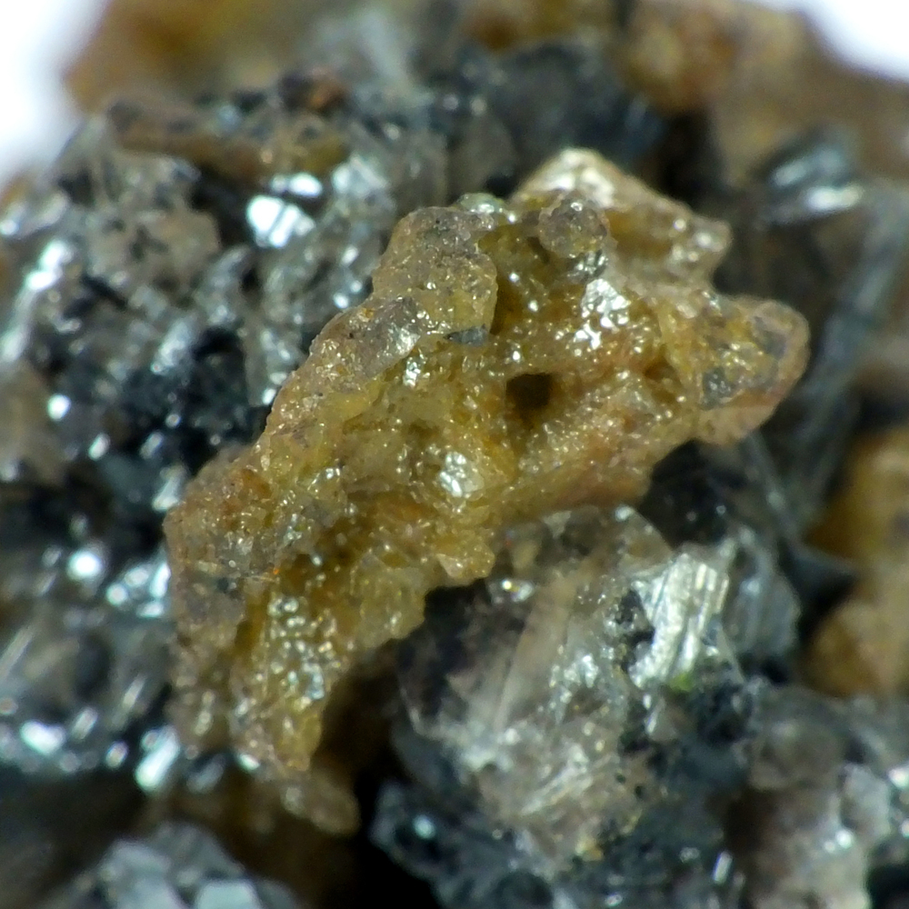 Bromian Chlorargyrite & Cerussite