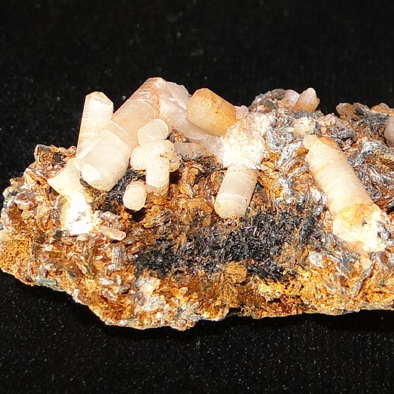 Chlorapatite