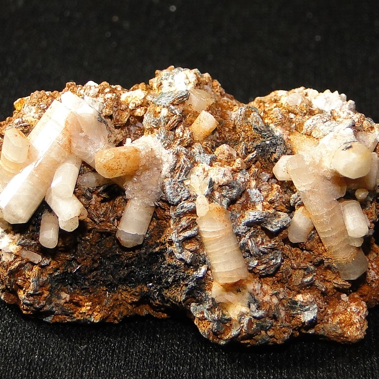 Chlorapatite