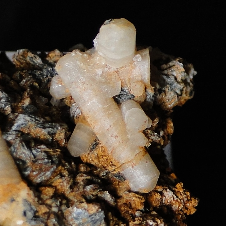 Chlorapatite