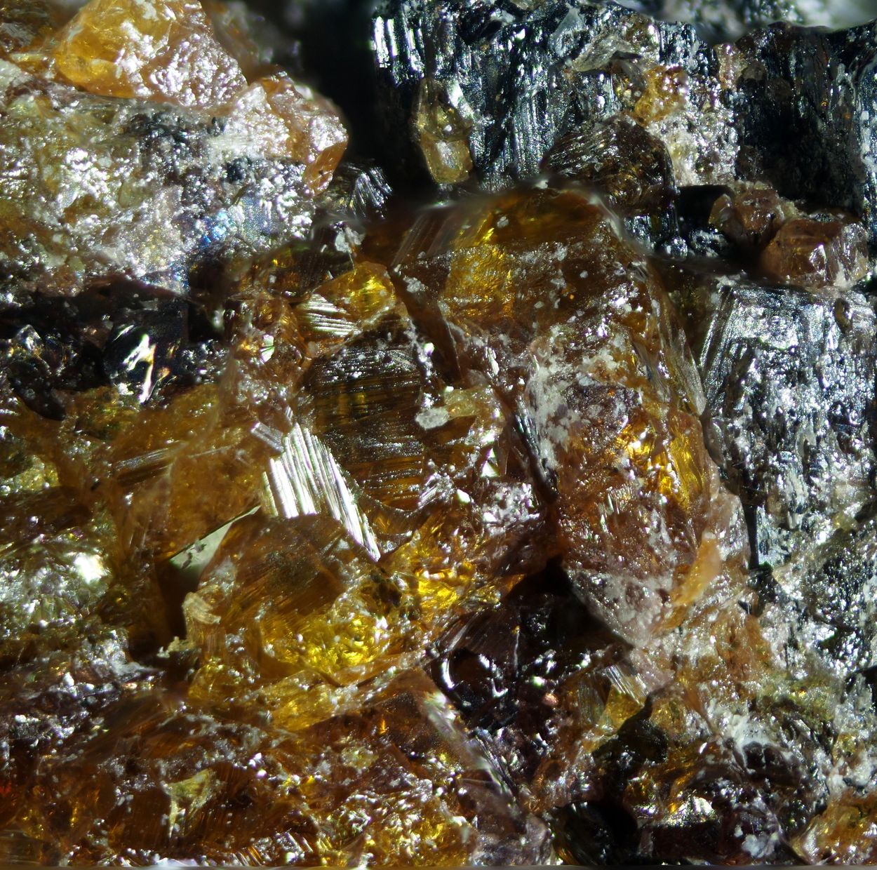 Fluorcalciomicrolite