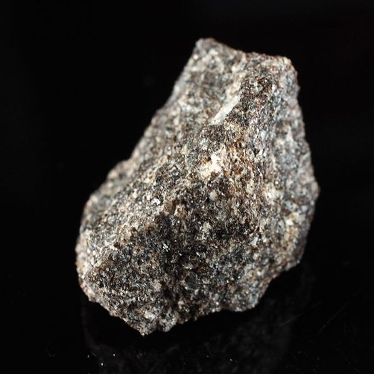 Ganomalite