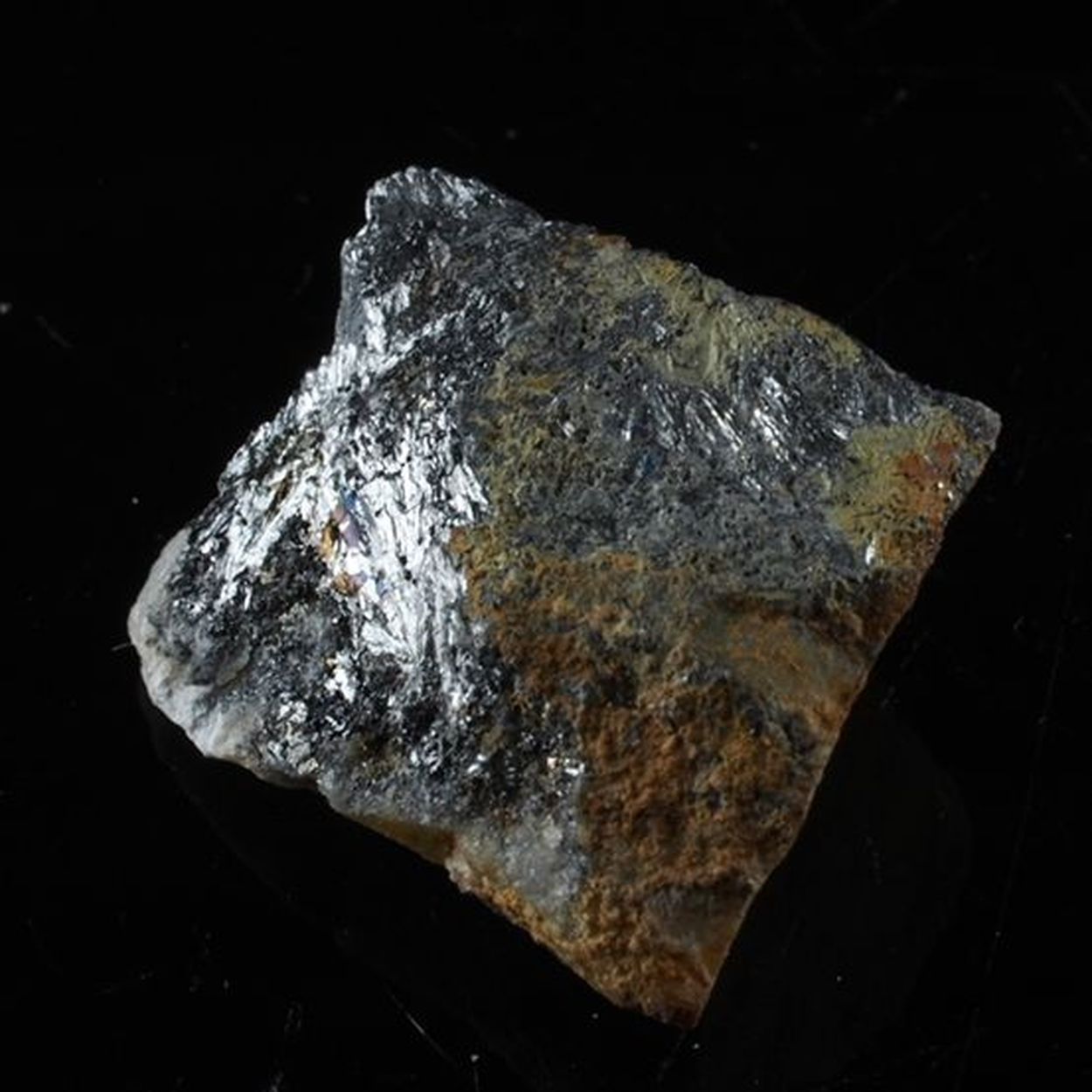 Sphaerobismoite