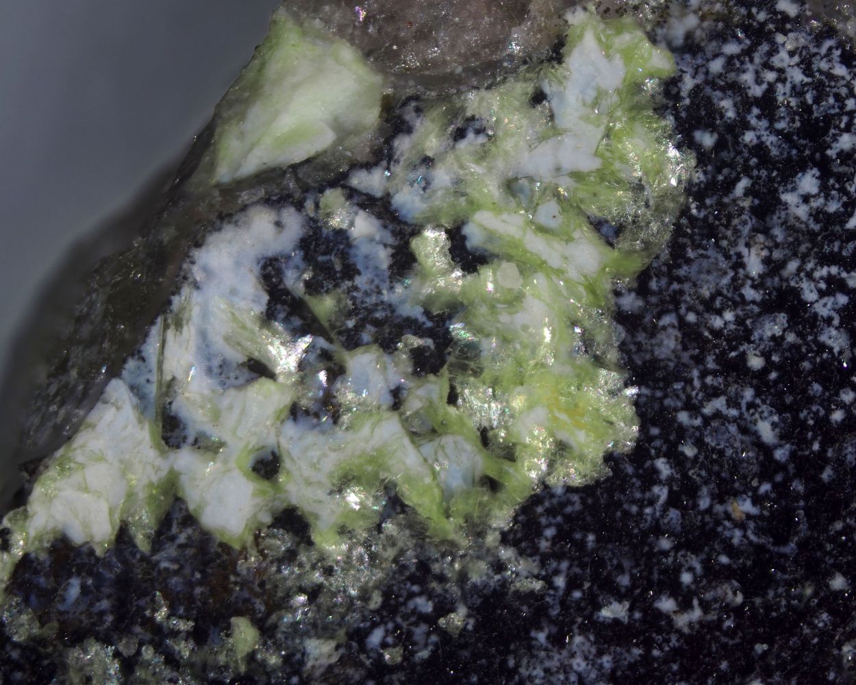 Phuralumite