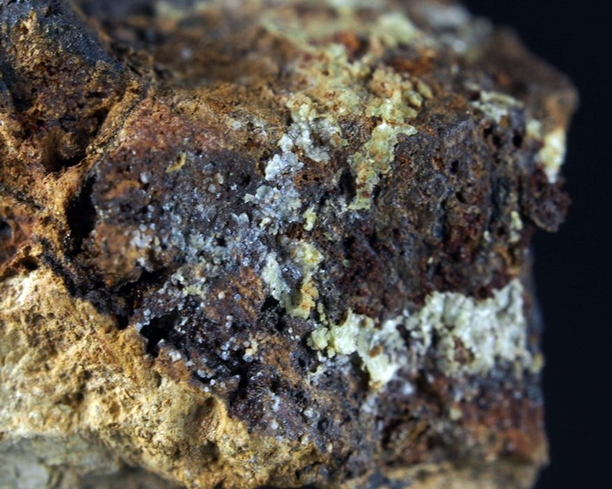 Calcioferrite