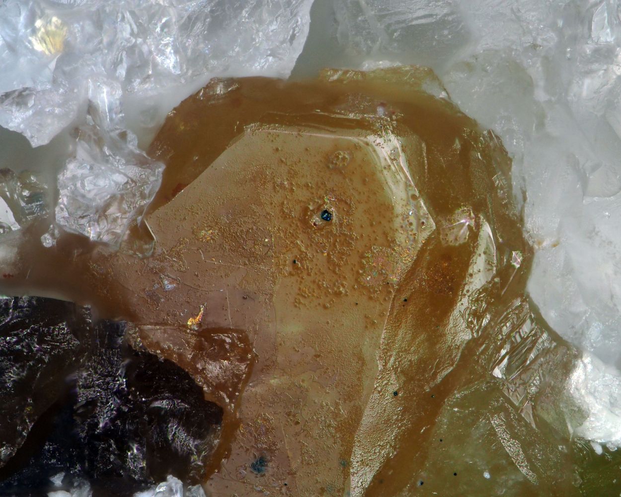 Hundholmenite-(Y)