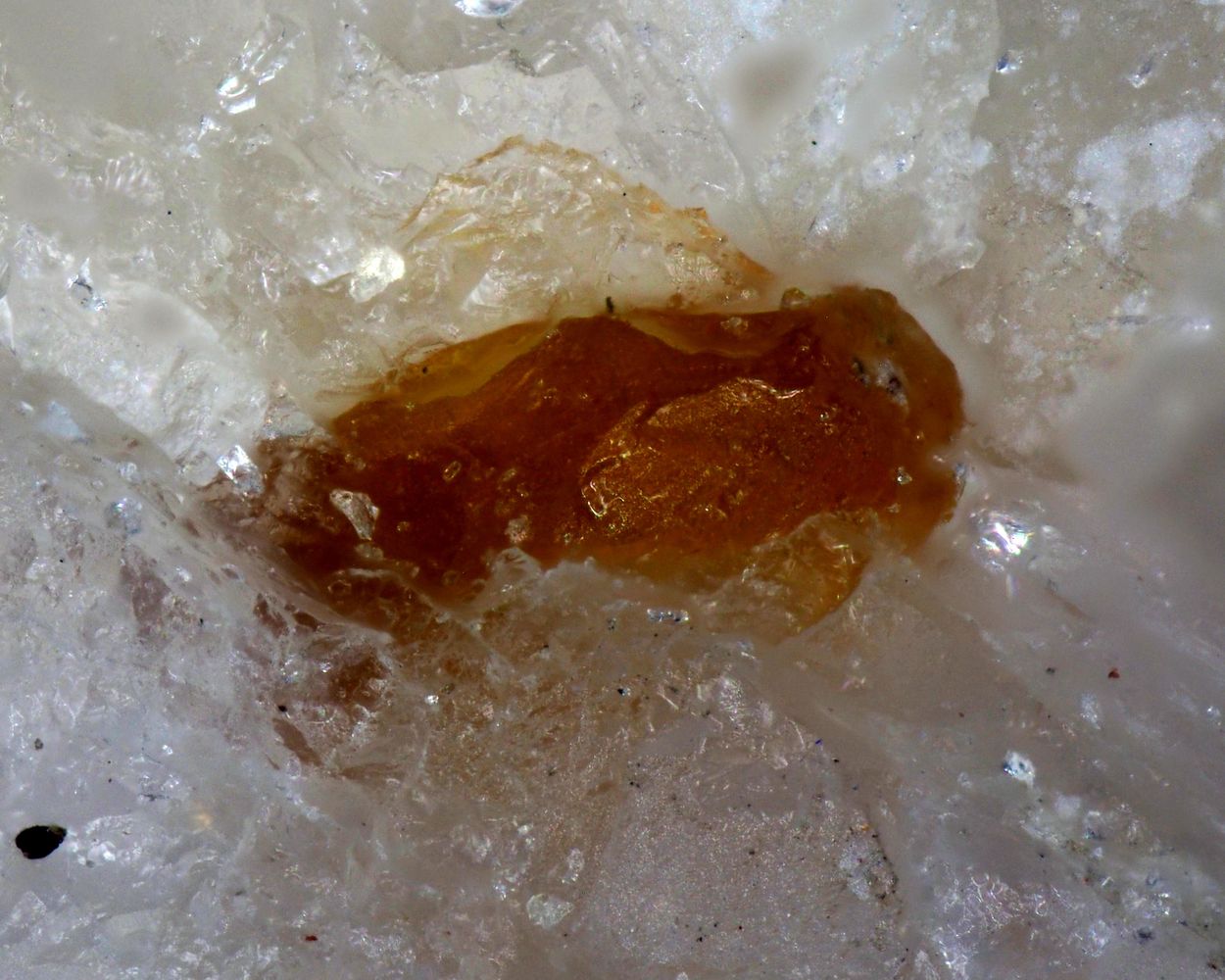 Hundholmenite-(Y)